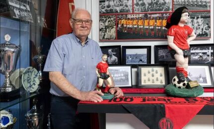 Jan van Mil in het museum van BVV 