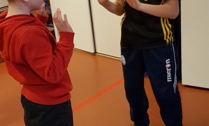 Het Rondeel, damen bij de Wish training 