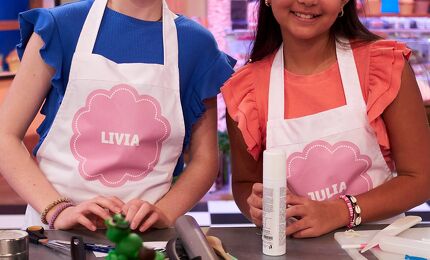 Livia Vissers en Julia Duarte-van Hoof, Cupcake wedstrijd  © Paulien van de Wetering 