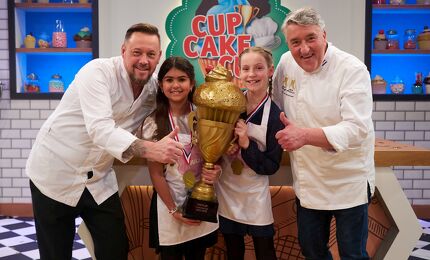 Livia Vissers en Julia Duarte-van Hoof, Cupcake wedstrijd  © Paulien van de Wetering 