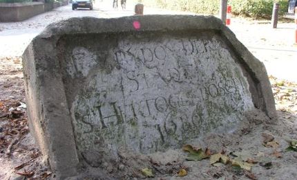 Grenssteen tussen 's-Hertogenbosch en Hintham 