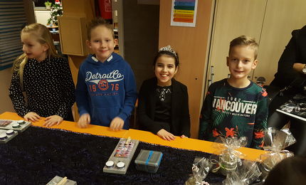 Groep 5 van het Rondeel verzorgt de kerstmarkt 