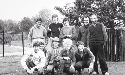 40 jaar Oosterhoeve, Theo en zijn hangjongeren 