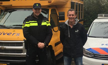 Marc wijnen (wijkagent) en Kars van Eijck (wijkwerker) 