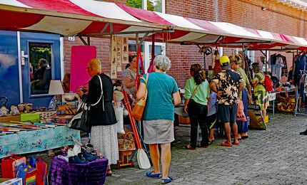 Rommelmarkt Graafsewijk Noord © Arie van den Dungen 